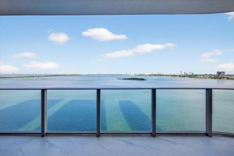 Copropriété à vendre à Miami, Floride: 1 chambre, 98.38 m2 № 1893351 - photo 1