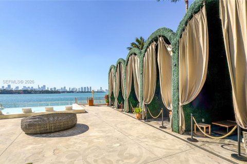 Condo in Miami Beach, Florida  № 2024046 - photo 30