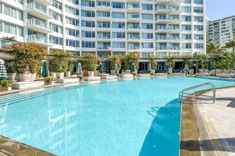 Condo in Miami Beach, Florida  № 2024046 - photo 25