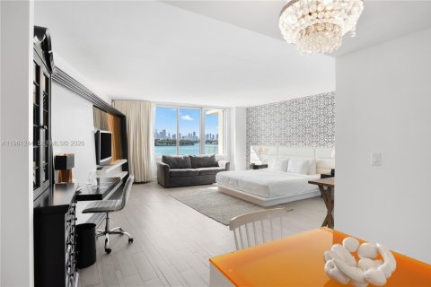 Condo in Miami Beach, Florida  № 2024046 - photo 5