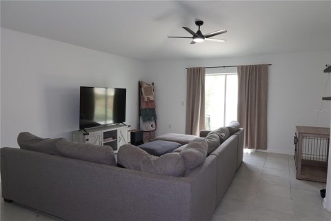 Villa ou maison à vendre à Groveland, Floride: 4 chambres, 168.8 m2 № 2105372 - photo 10