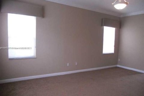 Снять в аренду виллу или дом в Мирамар, Флорида 5 спален, 295.8м2, № 1972401 - фото 8