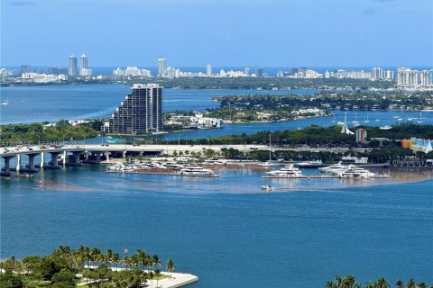 Condo in Miami, Florida, 3 bedrooms  № 2150424 - photo 27