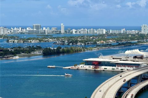 Condo in Miami, Florida, 3 bedrooms  № 2150424 - photo 30