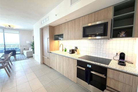 Condo in Miami, Florida, 3 bedrooms  № 2150424 - photo 5