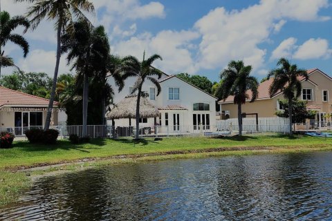 Casa en venta en Hollywood, Florida, 5 dormitorios, 269.04 m2 № 1817711 - foto 8