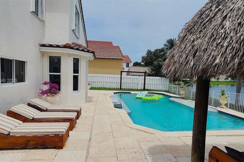 Casa en venta en Hollywood, Florida, 5 dormitorios, 269.04 m2 № 1817711 - foto 12