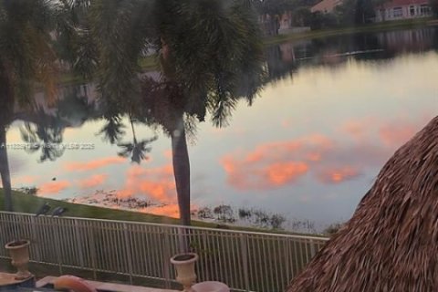 Casa en venta en Hollywood, Florida, 5 dormitorios, 269.04 m2 № 1817711 - foto 16