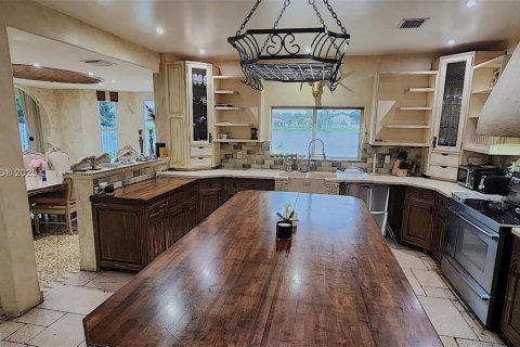 Casa en venta en Hollywood, Florida, 5 dormitorios, 269.04 m2 № 1817711 - foto 5