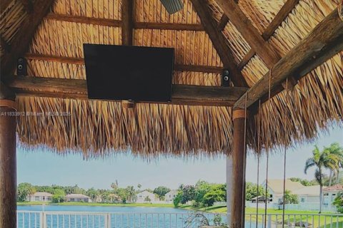 Casa en venta en Hollywood, Florida, 5 dormitorios, 269.04 m2 № 1817711 - foto 7