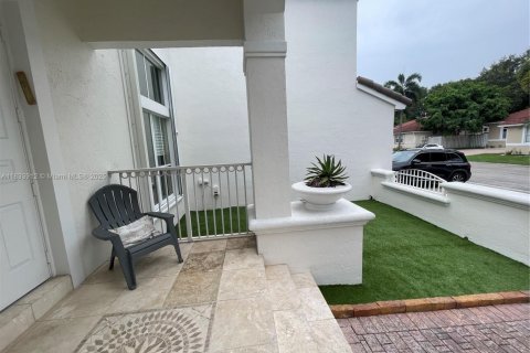 Casa en venta en Hollywood, Florida, 5 dormitorios, 269.04 m2 № 1817711 - foto 11