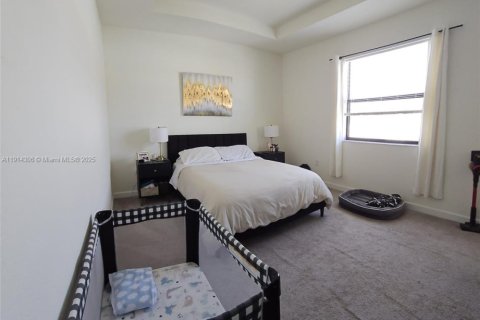 Casa en alquiler en Hialeah, Florida, 3 dormitorios, 137.77 m2 № 1969935 - foto 12