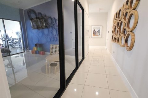 Casa en alquiler en Hialeah, Florida, 3 dormitorios, 137.77 m2 № 1969935 - foto 20