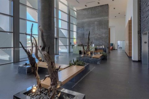 Condominio en alquiler en Miami, Florida, 1 dormitorio, 87.61 m2 № 1952075 - foto 18