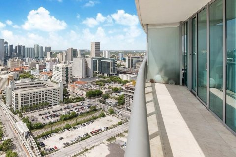 Condominio en alquiler en Miami, Florida, 1 dormitorio, 87.61 m2 № 1952075 - foto 15
