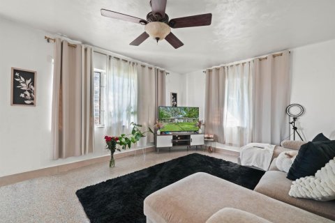 Casa en venta en Winter Haven, Florida, 3 dormitorios, 106.28 m2 № 2250315 - foto 14