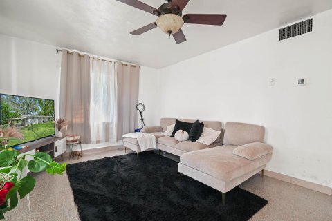 Casa en venta en Winter Haven, Florida, 3 dormitorios, 106.28 m2 № 2250315 - foto 11