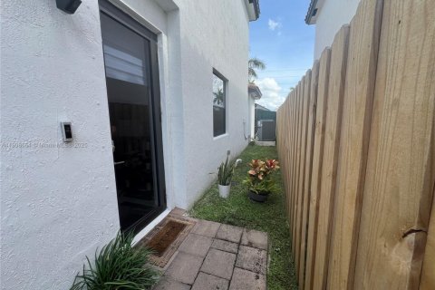 Apartment in Homestead, Florida 1 bedroom, 311.59 sq.m. № 1964459 - photo 11