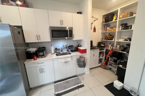 Apartment in Homestead, Florida 1 bedroom, 311.59 sq.m. № 1964459