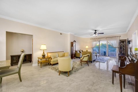 Copropriété à vendre à Saint Petersburg, Floride: 3 chambres, 203.18 m2 № 2403260 - photo 8