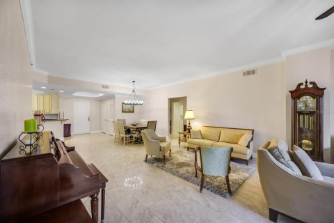 Copropriété à vendre à Saint Petersburg, Floride: 3 chambres, 203.18 m2 № 2403260 - photo 7