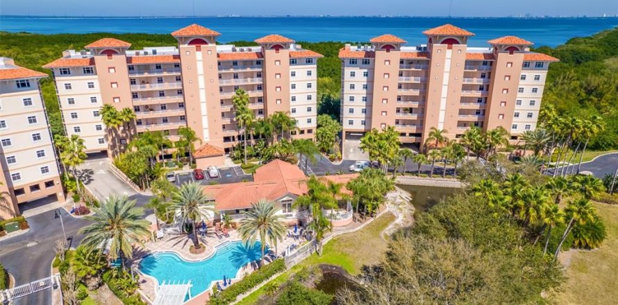 Condo à Saint Petersburg, Floride, 3 chambres № 2403260
