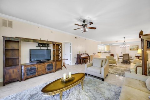 Copropriété à vendre à Saint Petersburg, Floride: 3 chambres, 203.18 m2 № 2403260 - photo 13