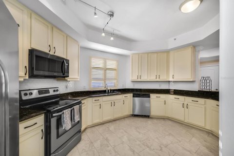 Copropriété à vendre à Saint Petersburg, Floride: 3 chambres, 203.18 m2 № 2403260 - photo 25