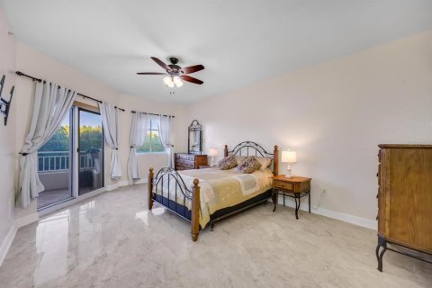Copropriété à vendre à Saint Petersburg, Floride: 3 chambres, 203.18 m2 № 2403260 - photo 16