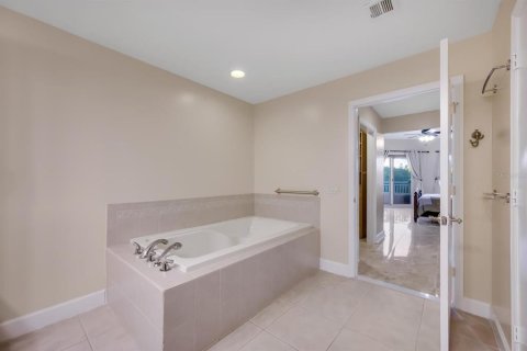 Copropriété à vendre à Saint Petersburg, Floride: 3 chambres, 203.18 m2 № 2403260 - photo 24