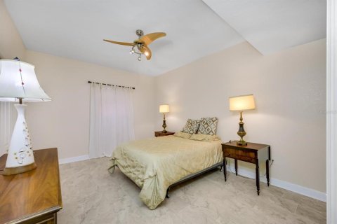 Copropriété à vendre à Saint Petersburg, Floride: 3 chambres, 203.18 m2 № 2403260 - photo 17