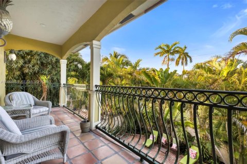 Townhouse in Wilton Manors, Florida 3 bedrooms, 214.98 sq.m. № 2089957 - photo 25
