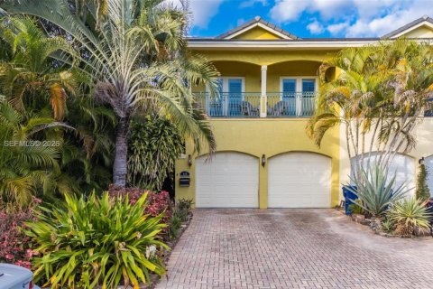 Touwnhouse à Wilton Manors, Floride 3 chambres, 214.98 m2 № 2089957