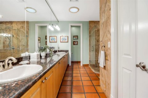 Townhouse in Wilton Manors, Florida 3 bedrooms, 214.98 sq.m. № 2089957 - photo 19