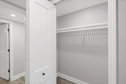 Condo in Fort Myers Beach, Florida, 2 bedrooms № 2103618 - photo 16