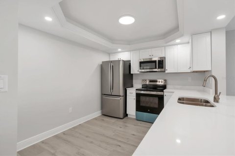 Condo in Fort Myers Beach, Florida, 2 bedrooms № 2103618 - photo 6