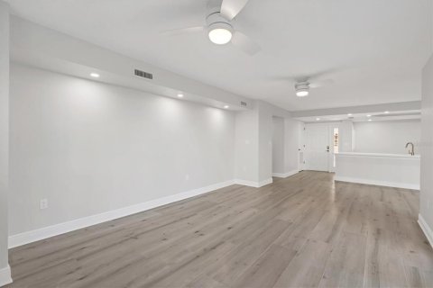 Condo in Fort Myers Beach, Florida, 2 bedrooms № 2103618 - photo 23