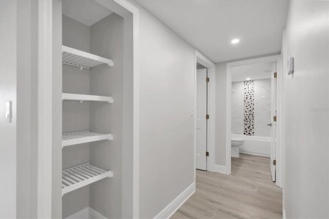 Condo in Fort Myers Beach, Florida, 2 bedrooms № 2103618 - photo 14