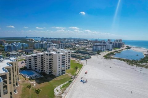Condo in Fort Myers Beach, Florida, 2 bedrooms № 2103618 - photo 2