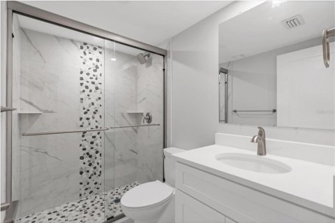 Condo in Fort Myers Beach, Florida, 2 bedrooms № 2103618 - photo 17