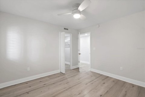 Condo in Fort Myers Beach, Florida, 2 bedrooms № 2103618 - photo 18