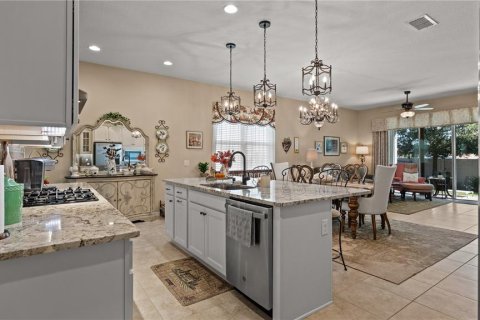 Villa ou maison à vendre à Kissimmee, Floride: 2 chambres, 144.65 m2 № 2416930 - photo 13
