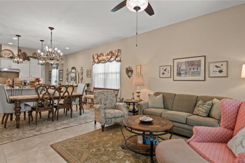 Villa ou maison à vendre à Kissimmee, Floride: 2 chambres, 144.65 m2 № 2416930 - photo 25