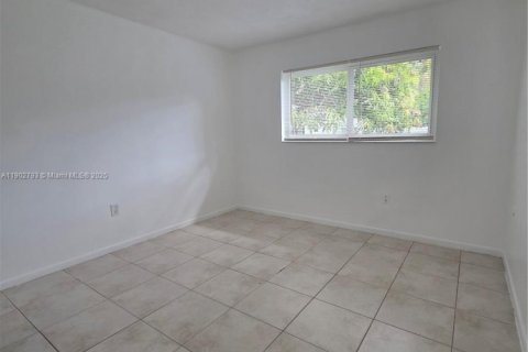 Снять в аренду виллу или дом в Майами, Флорида 3 спальни, 277.13м2, № 1954709 - фото 21