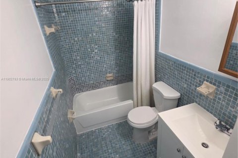 Снять в аренду виллу или дом в Майами, Флорида 3 спальни, 277.13м2, № 1954709 - фото 20