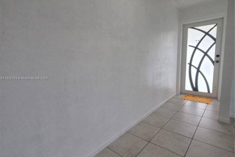 Снять в аренду виллу или дом в Майами, Флорида 3 спальни, 277.13м2, № 1954709 - фото 6