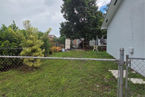 Снять в аренду виллу или дом в Майами, Флорида 3 спальни, 277.13м2, № 1954709 - фото 5