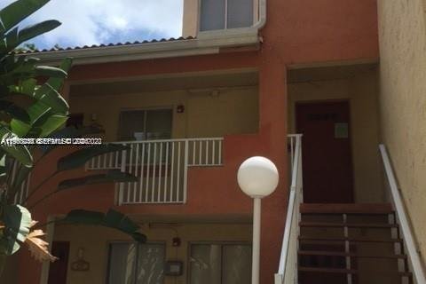 Кондоминиум с 2 спальнями в Корал-Спрингс, Флорида № 2009392