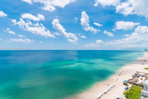 Condo in Sunny Isles Beach, Florida, 3 bedrooms  № 2191371