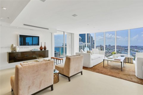 Condo in Sunny Isles Beach, Florida, 3 bedrooms № 2191371 - photo 15